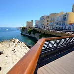 Seashells With Sea View Terrace With Romantic Sunsets Appartement St. Paul's Bay